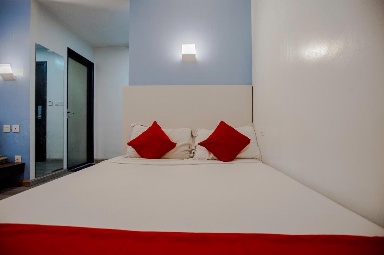 Oyo 666 Mc Hotel Fairview Quezon City Ngoại thất bức ảnh
