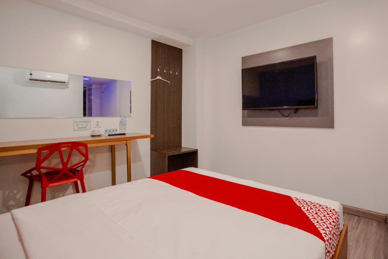 Oyo 666 Mc Hotel Fairview Quezon City Ngoại thất bức ảnh
