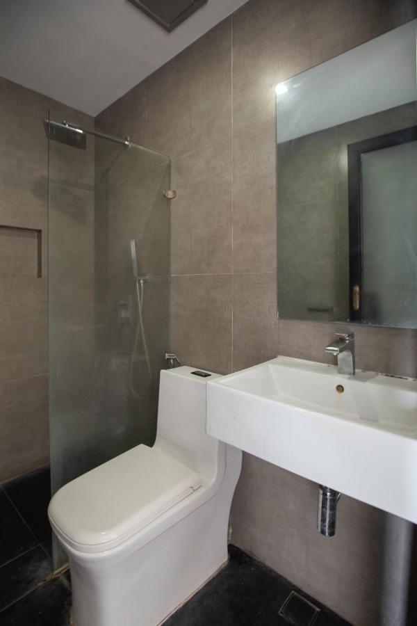Oyo 666 Mc Hotel Fairview Quezon City Ngoại thất bức ảnh