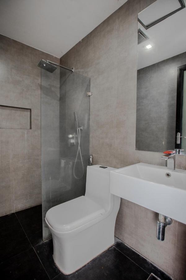 Oyo 666 Mc Hotel Fairview Quezon City Ngoại thất bức ảnh